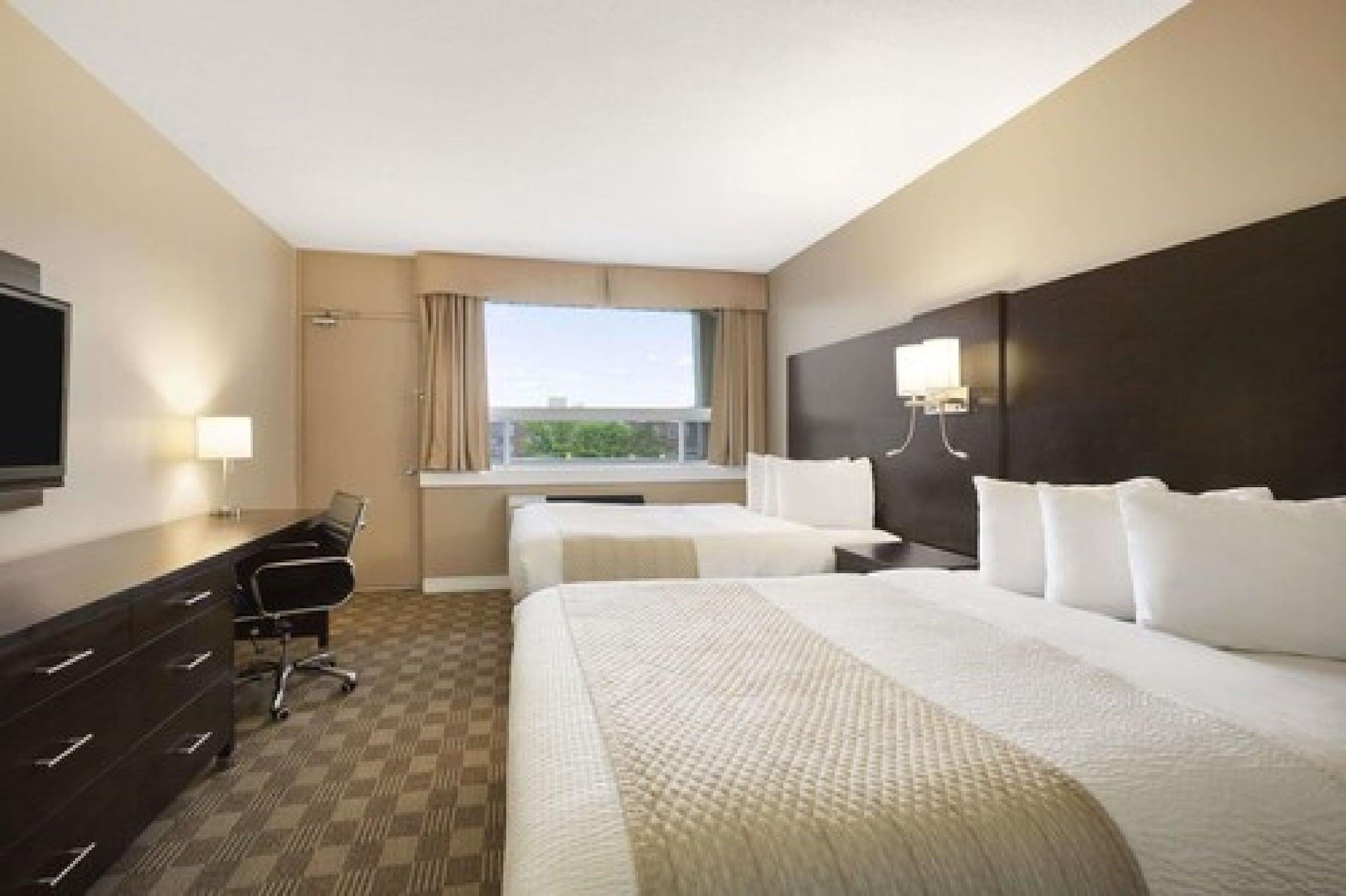 Days Inn & Suites By Wyndham North Bay Downtown Exteriér fotografie