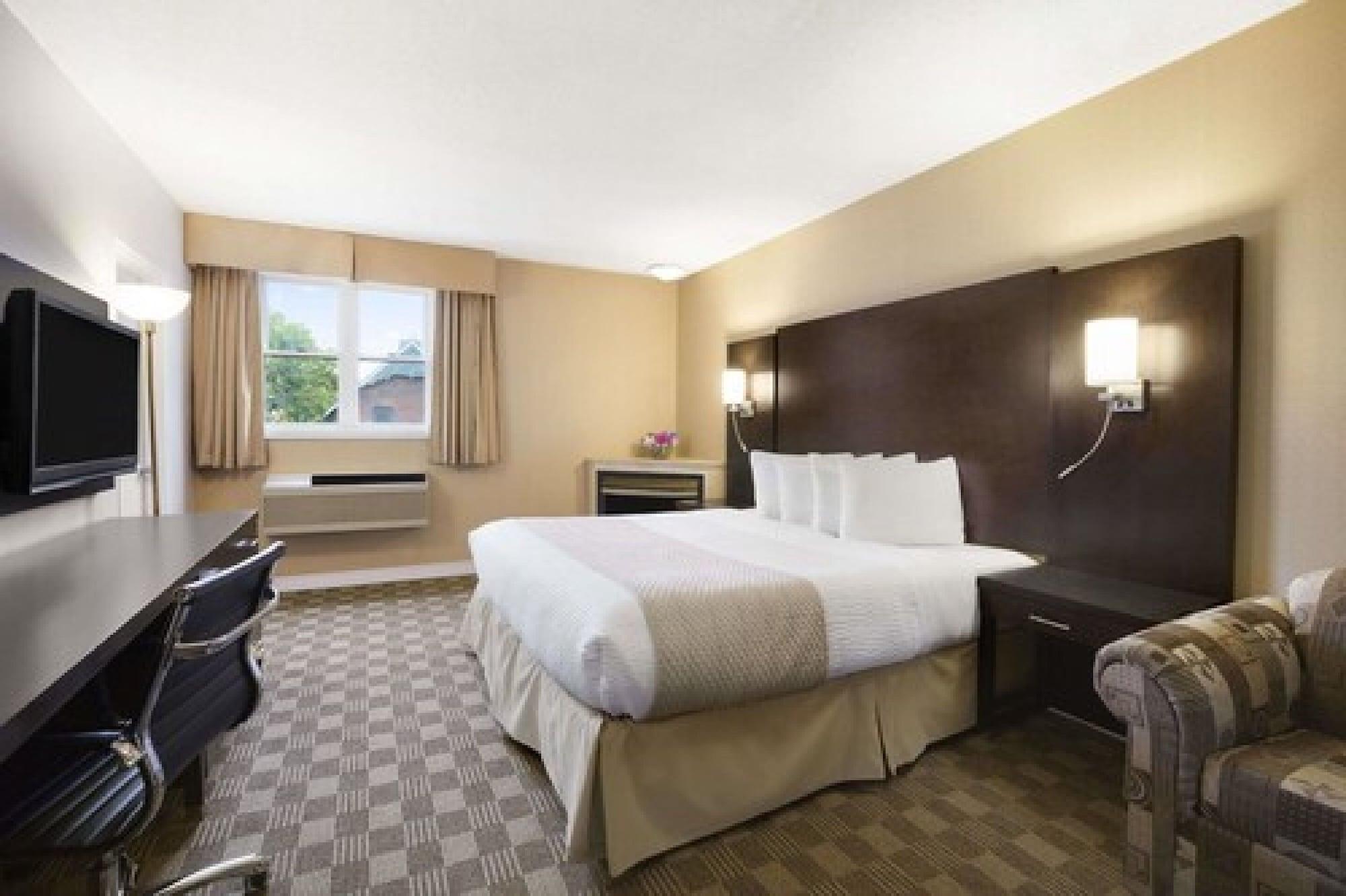 Days Inn & Suites By Wyndham North Bay Downtown Exteriér fotografie