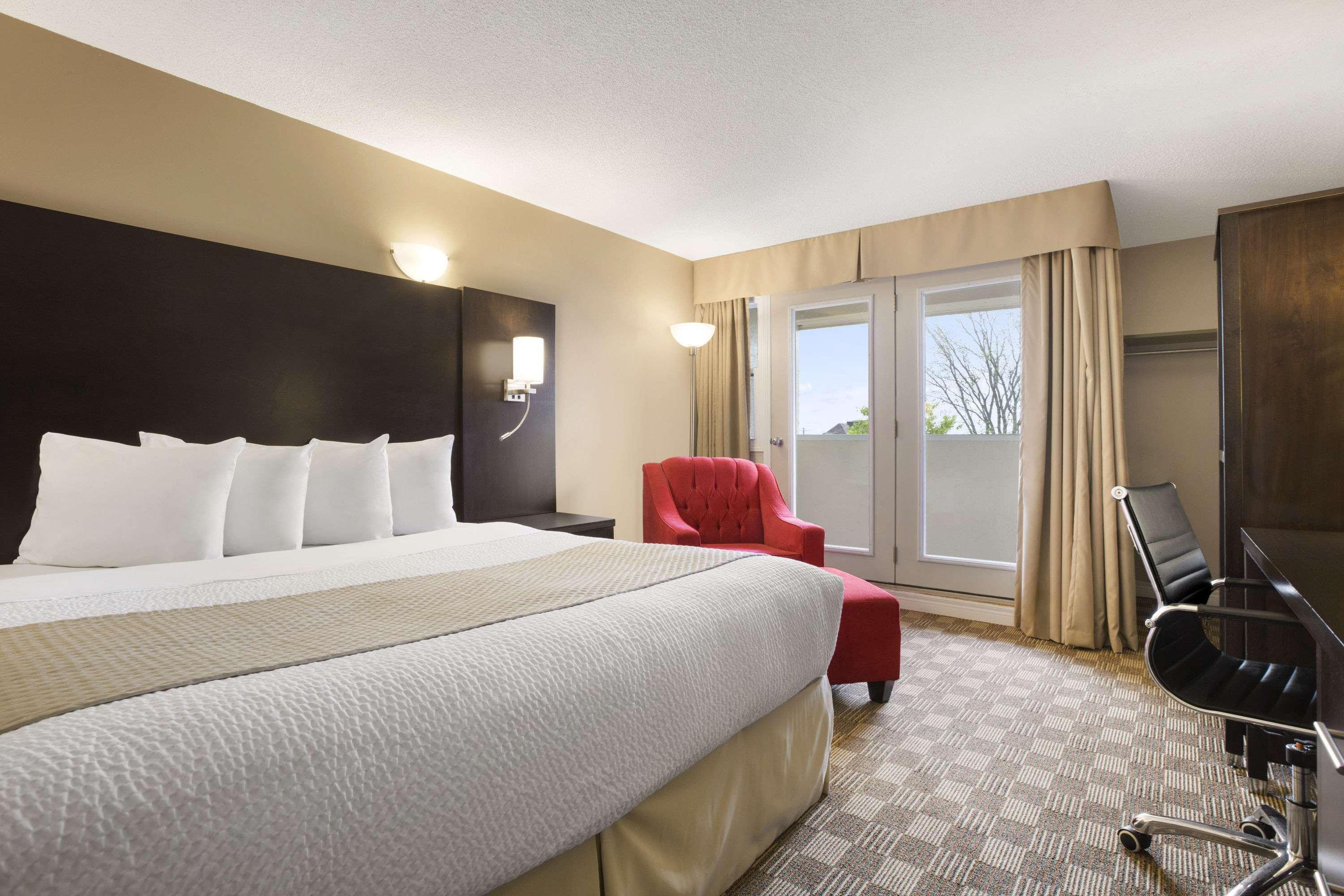 Days Inn & Suites By Wyndham North Bay Downtown Exteriér fotografie