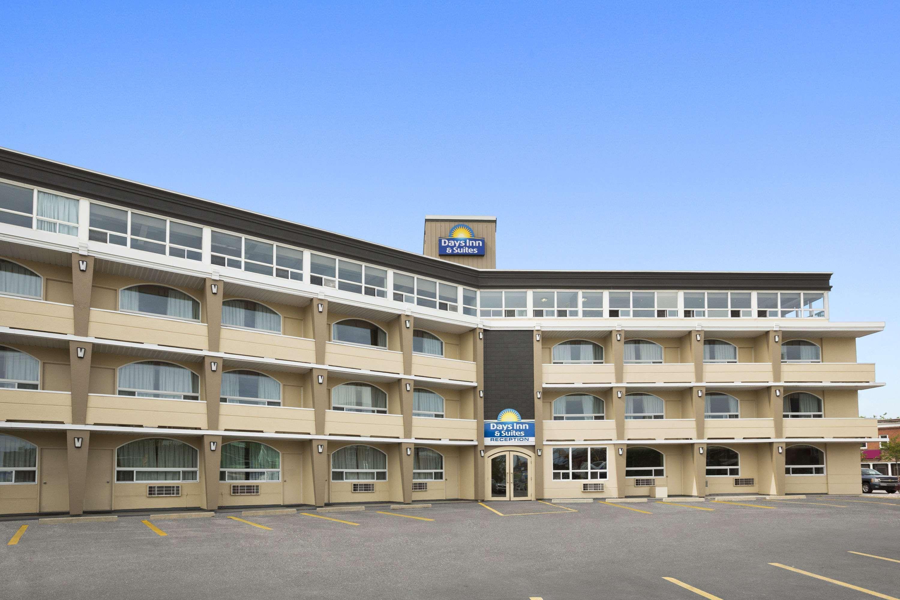 Days Inn & Suites By Wyndham North Bay Downtown Exteriér fotografie