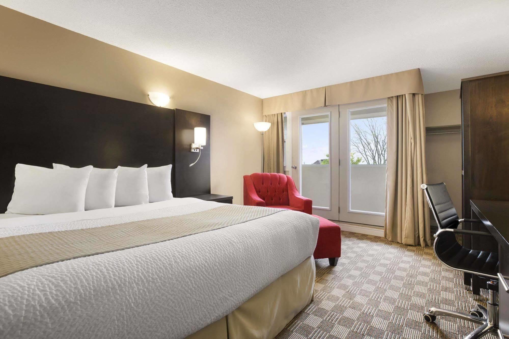 Days Inn & Suites By Wyndham North Bay Downtown Exteriér fotografie