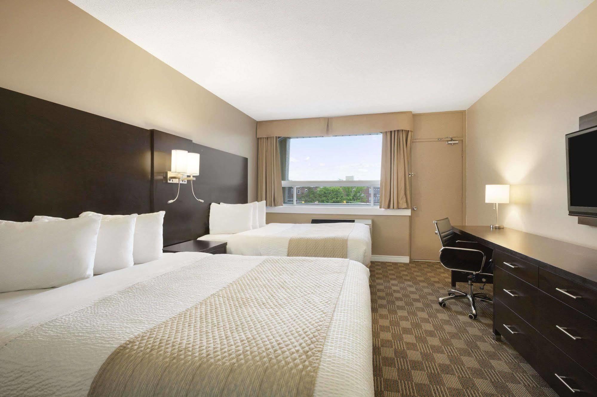 Days Inn & Suites By Wyndham North Bay Downtown Exteriér fotografie