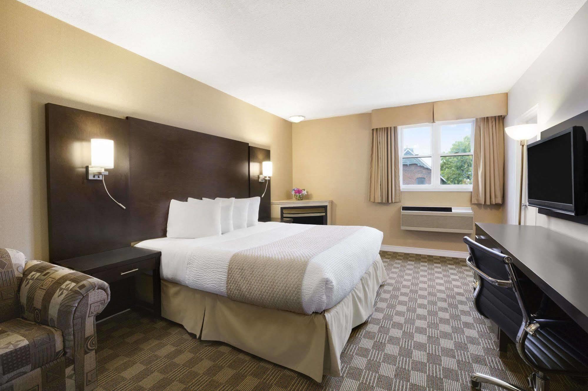 Days Inn & Suites By Wyndham North Bay Downtown Exteriér fotografie